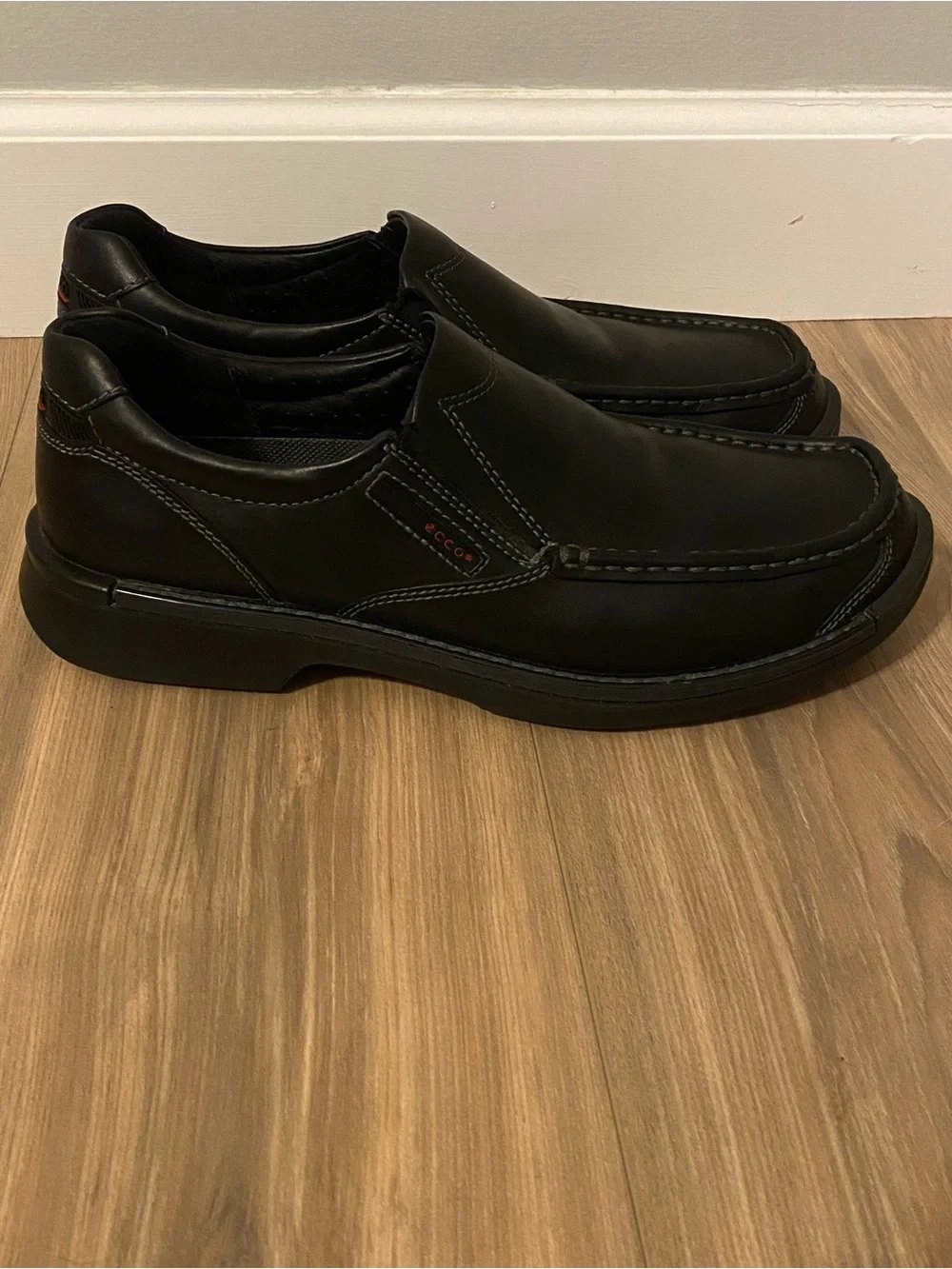 ECCO EU 44 Men’s US 10 10.5 black leather slip on loafers ltwt shock point shoes